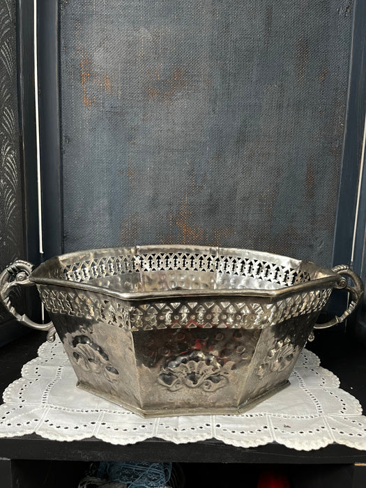 Silver plated Bucket with shell motif