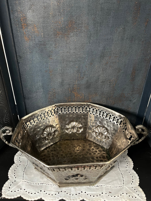 Silver plated Bucket with shell motif