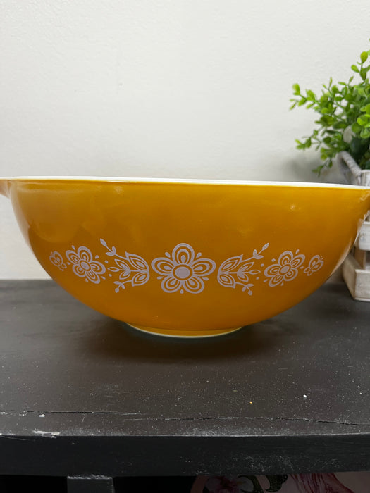 Vintage Pyrex butterflies gold set of 4 mixing bowls