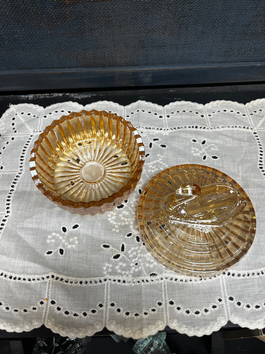 Vintage Jeanette Glass Swan Covered Trinket Dish/powder jar