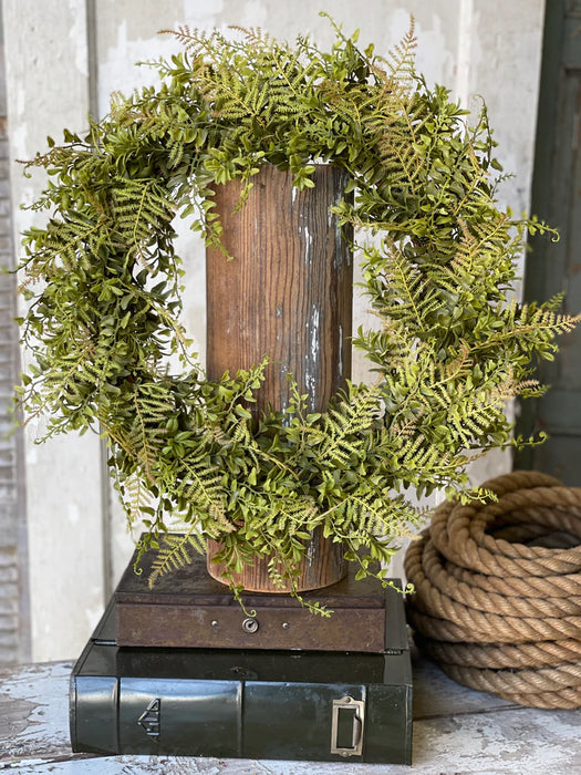 Cutleaf Fern Wreath | 21" | All Season Greenery and Home Decor