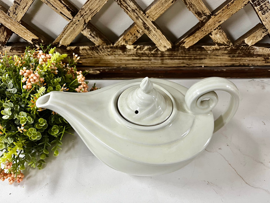 Vintage Hall Genie Allison Lamp teapot
