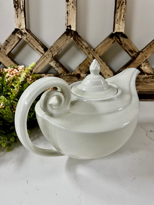 Vintage Hall Genie Allison Lamp teapot