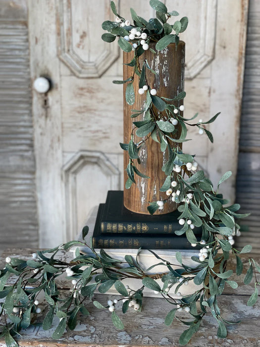 Snowberry Mistletoe Garland | 4' White Berry Holiday Home Decor