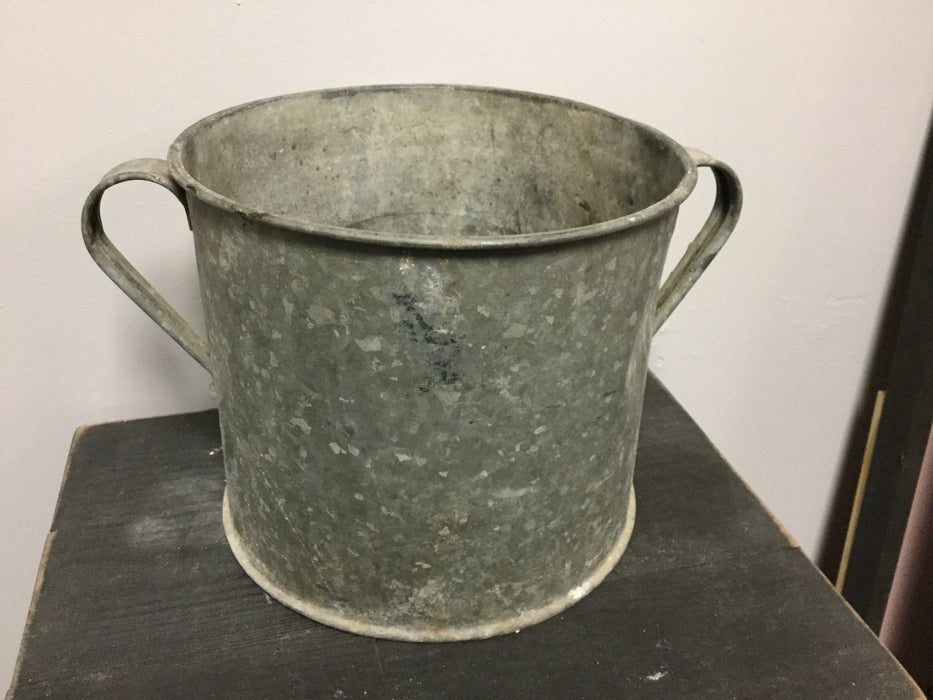 Vintage 2 handle bucket